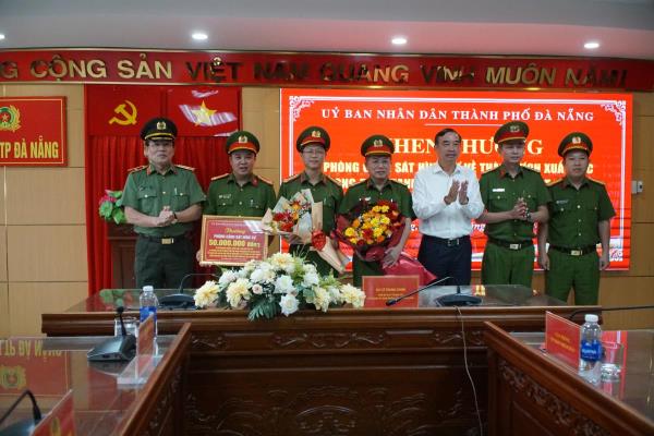 Phá nhanh 2 vụ án, Cảnh sát hình sự Đà Nẵng được khen thưởng 50 triệu đồng