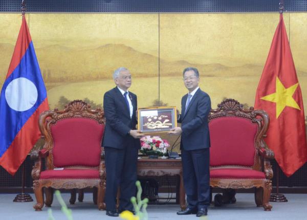 Bí thư Thành ủy Nguyễn Văn Quảng tiếp Phó Chủ tịch Quốc hội Nước Cộng hòa Dân chủ Nhân dân Lào