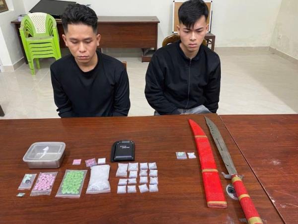 Thủ hung khí bán ma túy