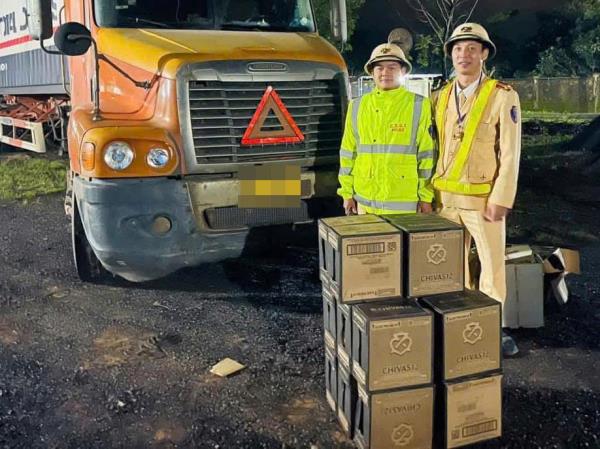 Chặn rượu ngoại nhập lậu chạy Tết