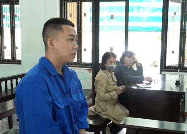 Đầu trộm đuôi cướp lãnh án