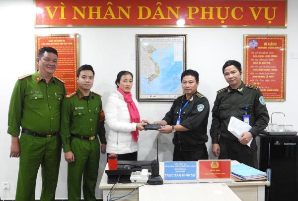 Phối hợp tìm, trao trả tài sản bị thất lạc cho người dân