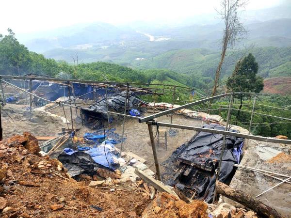 Khai thác vàng trái phép tại Tam Lãnh diễn biến rất phức tạp