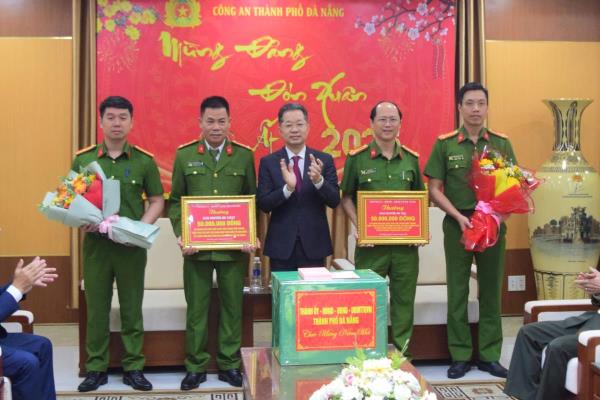 Bí thư Thành ủy Đà Nẵng khen thưởng Công an thành phố do có thành tích triệt phá nhiều chuyên án lớn