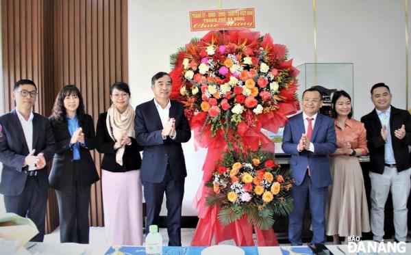 Chủ tịch UBND thành phố Đà Nẵng thăm, động viên doanh nghiệp đầu năm