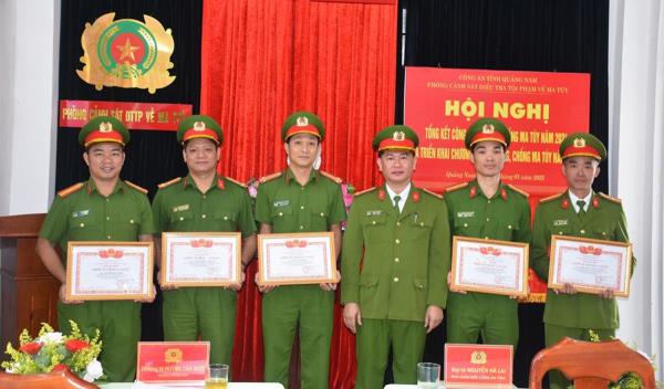 Bắt giữ 227 vụ, 407 đối tượng phạm tội về ma túy