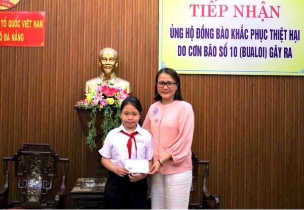 Một học sinh cùng gia đình góp gần 50 triệu đồng ủng hộ đồng bào vùng bão lũ