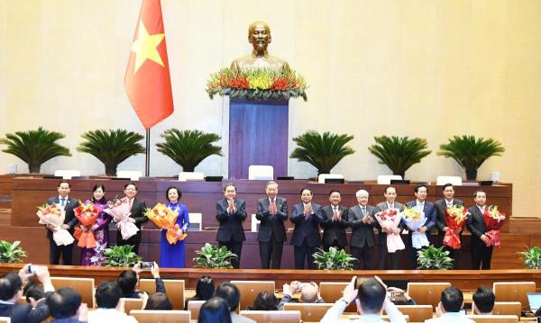 Quốc hội bầu Tổng Thư ký Quốc hội, Chủ nhiệm 2 Ủy ban và phê chuẩn 2 Phó Thủ tướng, 3 Bộ trưởng