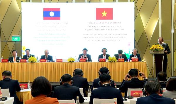 Việt Nam và Lào chia sẻ kinh nghiệm sắp xếp tổ chức bộ máy đáp ứng yêu cầu phát triển mới