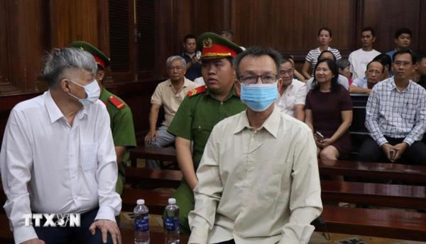 Xét xử sơ thẩm vụ án biến tài sản công thành tài sản tư