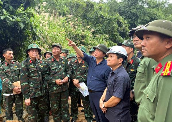 Phó Thủ tướng Trần Hồng Hà kiểm tra công tác phòng chống lụt, bão trên địa bàn tỉnh Quảng Ngãi