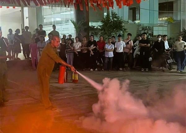 Trang bị kỹ năng phòng cháy, chữa cháy cho 250 người dân Cẩm Lệ