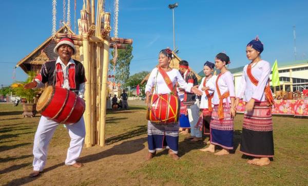 Phát huy giá trị văn hóa các dân tộc thiểu số gắn với phát triển du lịch