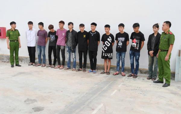 Xâu ẩu khi xem múa lân