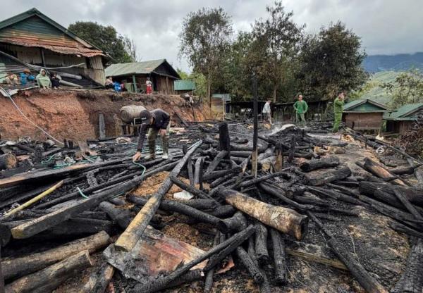 Bà Hỏa thiêu rụi 2 căn nhà