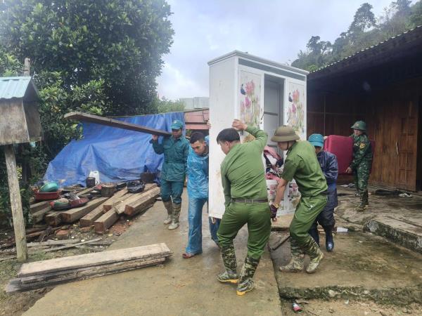 Sạt lở tiếp tục diễn biến phức tạp tại xã Hùng Sơn