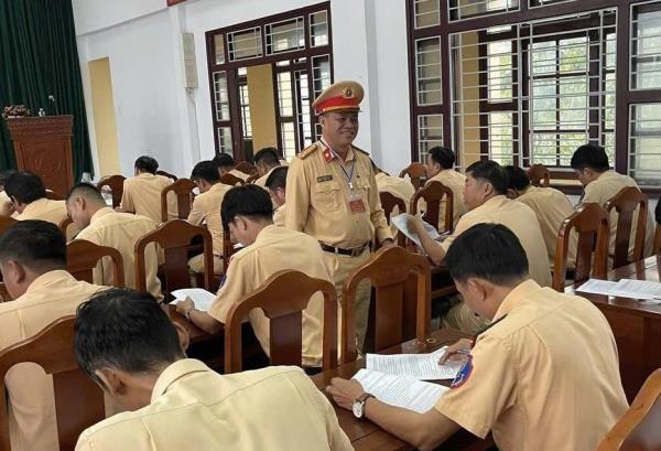 Kiểm tra, đánh giá năng lực cán bộ chiến sĩ Cảnh sát giao thông trực tiếp thực hiện nhiệm vụ đảm bảo trật tự an toàn giao thông