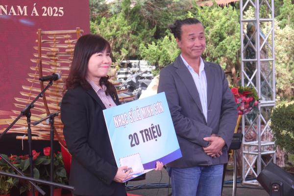 Nhạc sĩ Lê Minh Sơn ủng hộ người dân Lâm Đồng bị lũ lụt 20 triệu đồng