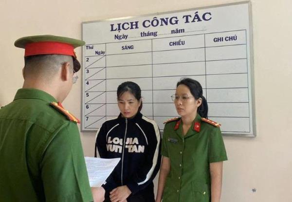 Khởi tố 2 ác mẫu