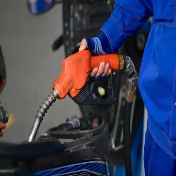 Giá xăng dầu hôm nay tăng cực mạnh