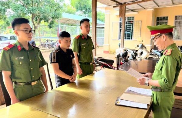 Khởi tố con nghiện đầu têu