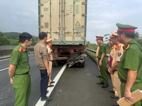 Khởi tố vụ án TNGT đặc biệt nghiêm trọng trên cao tốc khiến 4 người tử vong