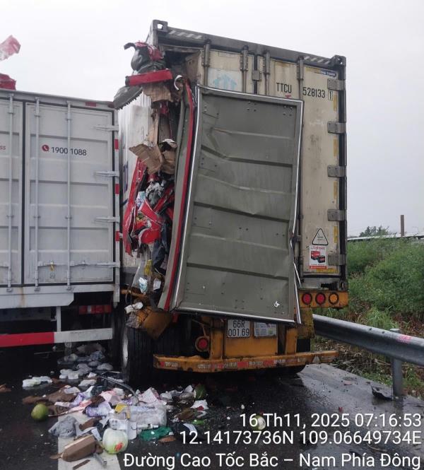 Tai nạn trên QL1A khiến 2 người thương vong