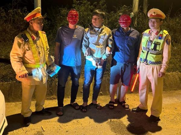 Chạy đâu cho thoát