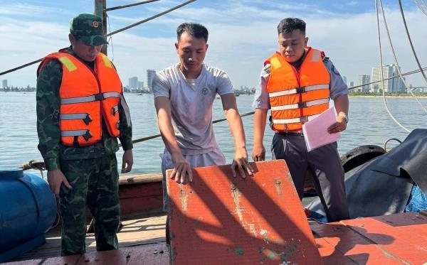 Xử phạt một số chủ tàu cá vi phạm khai thác thuỷ sản