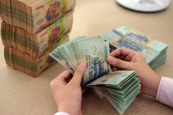 Ngân hàng ồ ạt tăng lãi suất tiết kiệm, có phải nhiều nhà băng đang rất cần vốn?