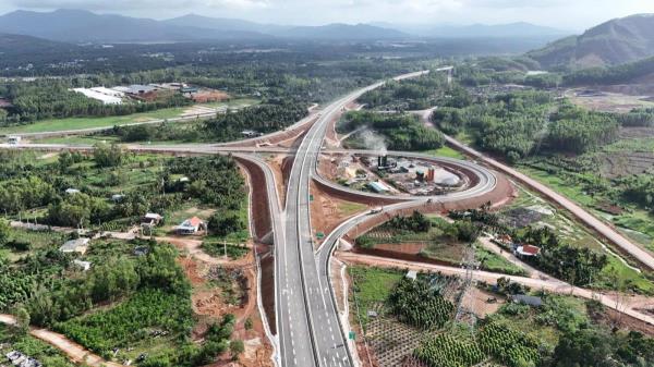 Khởi công, khánh thành 234 dự án trọng điểm chào mừng Đại hội XIV của Đảng