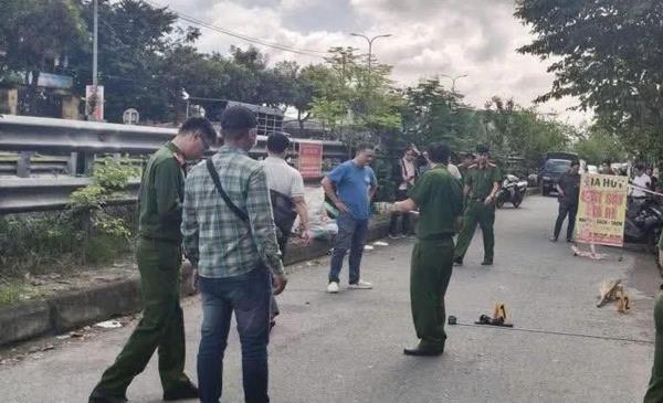 Chồng đâm vợ bất tỉnh giữa đường