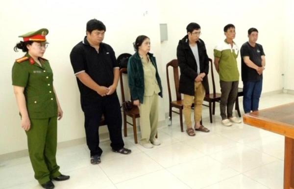 Khởi tố lãnh đạo công ty xây lắp điện và nhân viên ngành điện liên quan đến vụ chết người trên trụ điện
