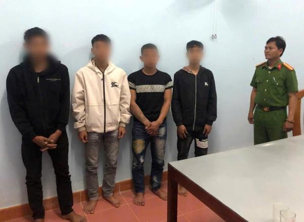 Tạm giữ bốn thanh thiếu niên liên quan hành vi hiếp dâm thiếu nữ