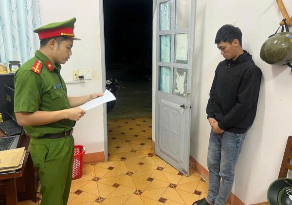 Khởi tố con nghiện… nghịch tử