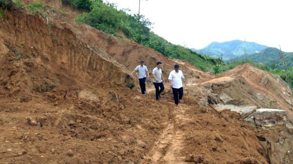Mưa lớn tái diễn gây sạt lở ở Nam Trà My
