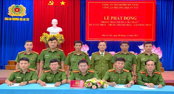 Công an các phường, xã phát động phong trào thi đua Ba Nhất