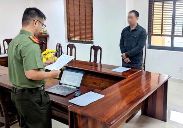 Vận động đối tượng từ Hàn Quốc về Việt Nam đầu thú