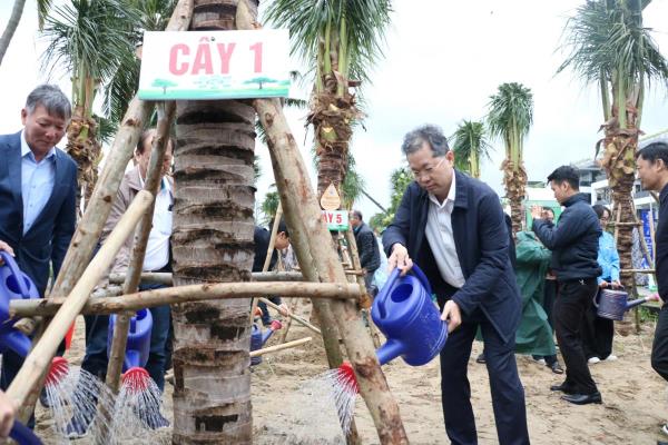 Đà Nẵng phát động Tết trồng cây Xuân Ất Tỵ 2025, tiếp tục mở rộng không gian xanh ven biển