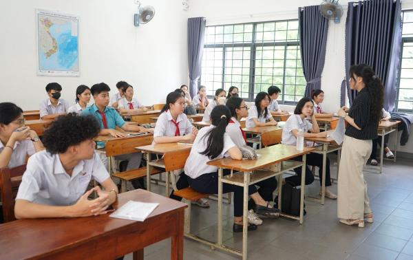 Đẩy mạnh phổ cập giáo dục, phân luồng học sinh trong giáo dục phổ thông