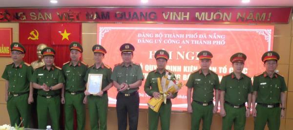 Công bố quyết định về việc kiện toàn tổ chức cơ sở đảng trong Đảng bộ CATP