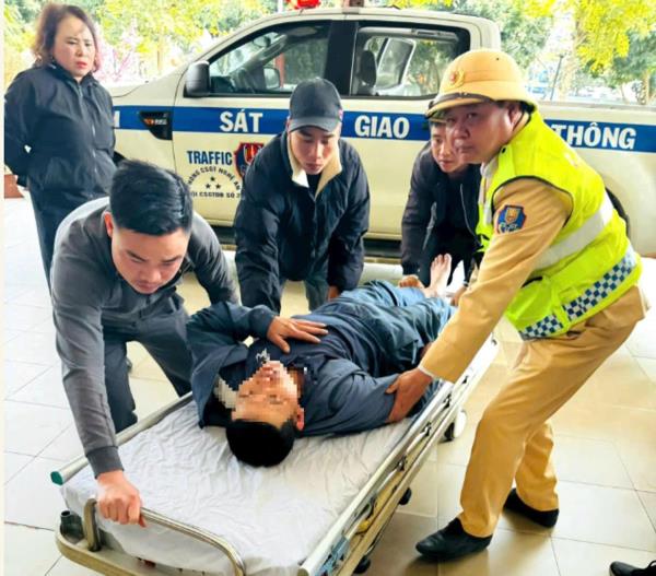 Việc làm đẹp của Cảnh sát giao thông