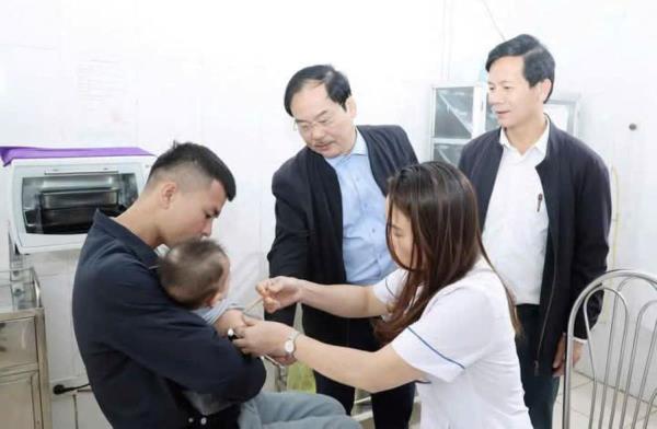 Nghệ An đẩy mạnh chiến dịch tiêm chủng vaccine phòng, chống sởi