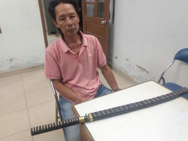 Vác kiếm hành tẩu lúc nửa đêm