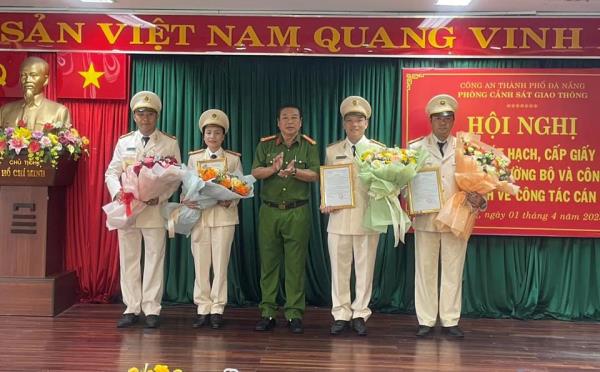 Phòng Cảnh sát giao thông ra mắt đội sát hạch, cấp giấp phép lái xe