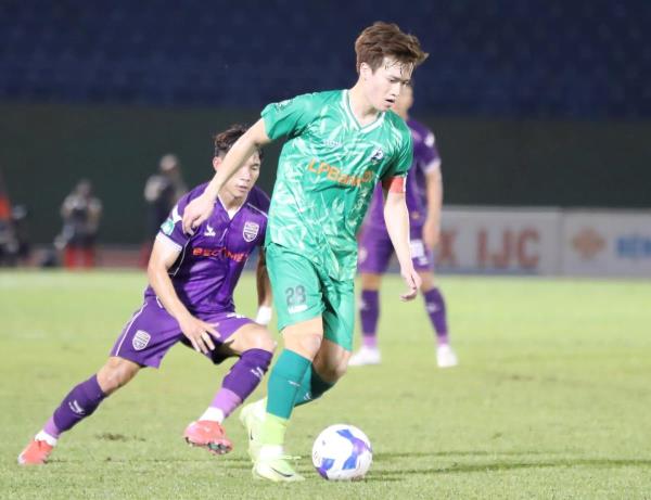 Cúp quốc gia 2024/25: Bóng đè