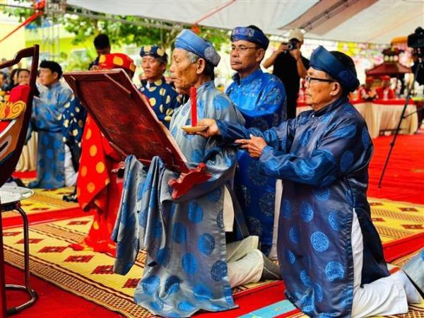 Thiêng liêng Lễ khao lề thế lính Hoàng Sa