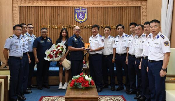 Lực lượng bảo vệ bờ biển Philipines giao lưu tại Bộ Tư lệnh Vùng Cảnh sát biển 2