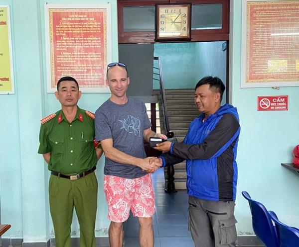 Trả lại tài sản cho người nước ngoài