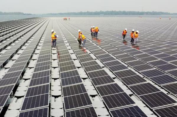 Mỹ áp thuế mới với pin mặt trời từ Đông Nam Á